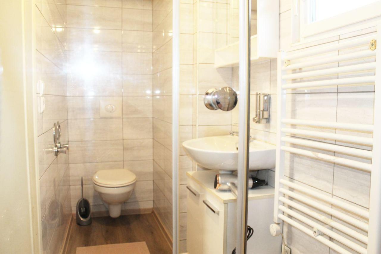Fully Equipped Apartments Bonnigheim Екстер'єр фото